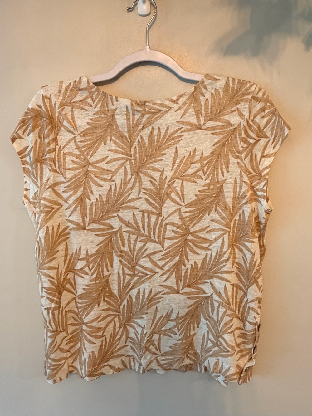 Nicole Miller 100% Linen Floral Button Front Top - Picture 5 of 5